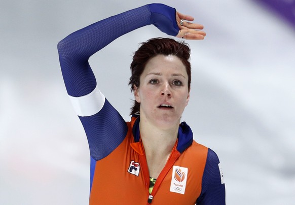 Jorien ter Mors of The Netherlands greets spectators after the women&#039;s 500 meters speedskating race at the Gangneung Oval at the 2018 Winter Olympics in Gangneung, South Korea, Sunday, Feb. 18, 2 ...