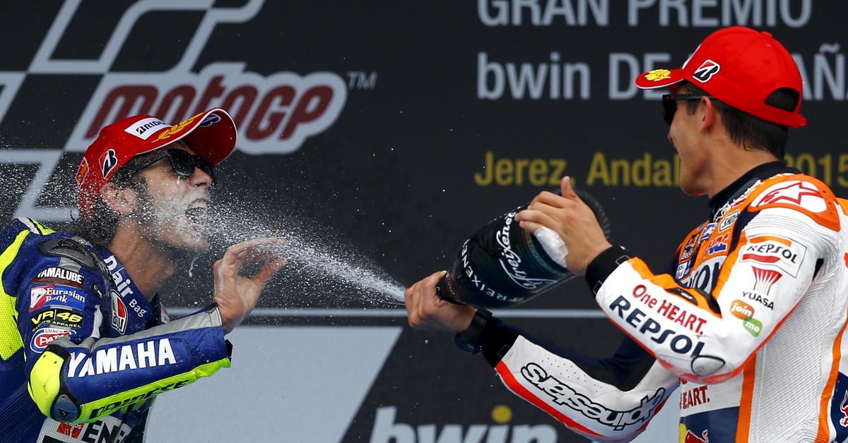 Anfangs Mai konnten Valentino Rossi (l.) und Marc Márquez letztmals zusammen auf dem Podest jubeln.