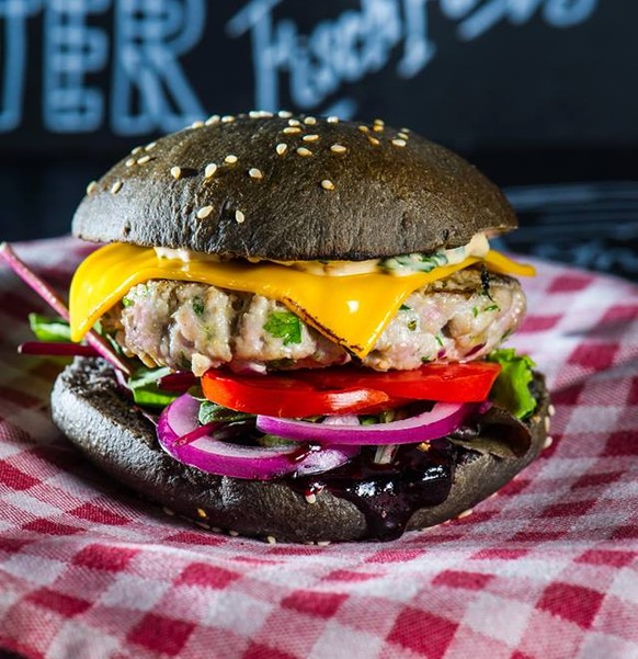 fischfutter black tuna burger street food zürich https://www.facebook.com/fischfutter1/photos/a.899360973478789.1073741828.898893830192170/935078073240412/?type=3&amp;theater