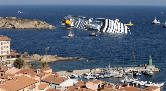 Das Wrack der Costa Concordia kurz nach dem Unglück im Januar 2012.&nbsp;