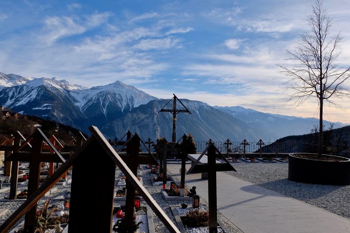 Friedhof im Walliser Bergdorf Albinen
