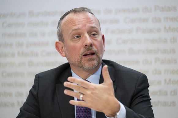 Thomas Hirschi, Leiter Geschaeftsbereich Banken FINMA, spricht bei der Jahresmedienkonferenz der FINMA, am Mittwoch, 20. Maerz 2024, im Medienzentrum Bundeshaus in Bern. (KEYSTONE/Anthony Anex)
