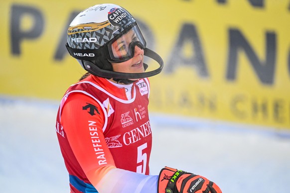 epa10971509 Wendy Holdener of Switzerland reacts in the finish area during the second round of the Women?s Slalom race at the FIS Ski World Cup in Levi, Finland, 12 November 2023 EPA/KIMMO BRANDT