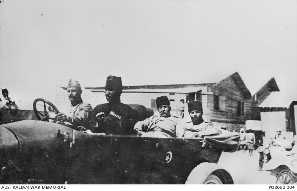 Osmanische Generäle auf der Flucht vor den anrückenden Entente-Truppen.