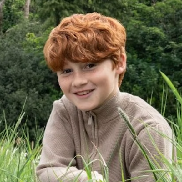 Voici votre nouveau Harry Potter, Dominic McLaughlin ; la nouvelle Hermione Granger, Arabella Stanton ; et, dans le rôle de l'indéfectible Ron Weasley, Alastair Stout.