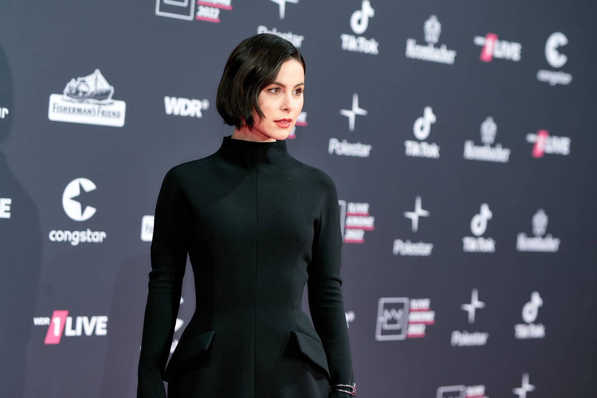1LIVE Krone Verleihung in Bochum Lena Meyer-Landrut auf dem roten Teppich bei der Verleihung der 1LIVE Krone in der Jahrhunderthalle in Bochum. *** 1LIVE Krone Award Ceremony in Bochum Lena Meyer Land ...