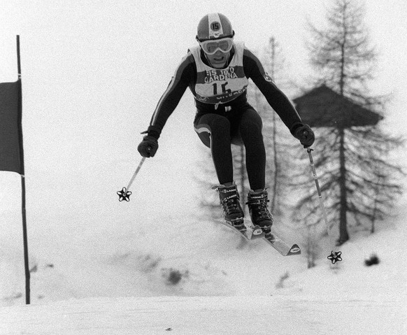 Der Schweizer Skirennfahrer Bernhard Russi in Aktion an der Ski Weltmeisterschaft 1970 in Val Gardena. Zur Verblueffung aller wurde der damals erst 21 jaehrige Bernhard Russi aus Andermatt Weltmeister ...