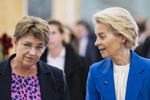 Swiss Federal President Viola Amherd, left, speaks with European Commission President Ursula von der Leyen, right, before a bilateral meeting on Friday, December 20, 2024 in Bern, Switzerland. Van der ...