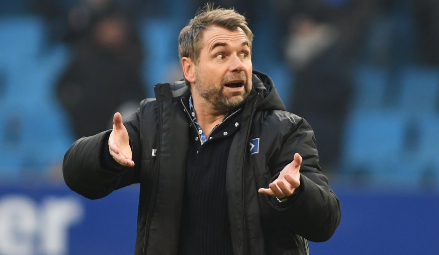 epa06577475 Hamburg&#039;s coach Bernd Hollerbach reacts after the German Bundesliga soccer match between Hamburger SV and FSV Mainz 05 in Hamburg, Germany, 03 March 2018. EPA/DAVID HECKER (EMBARGO CO ...