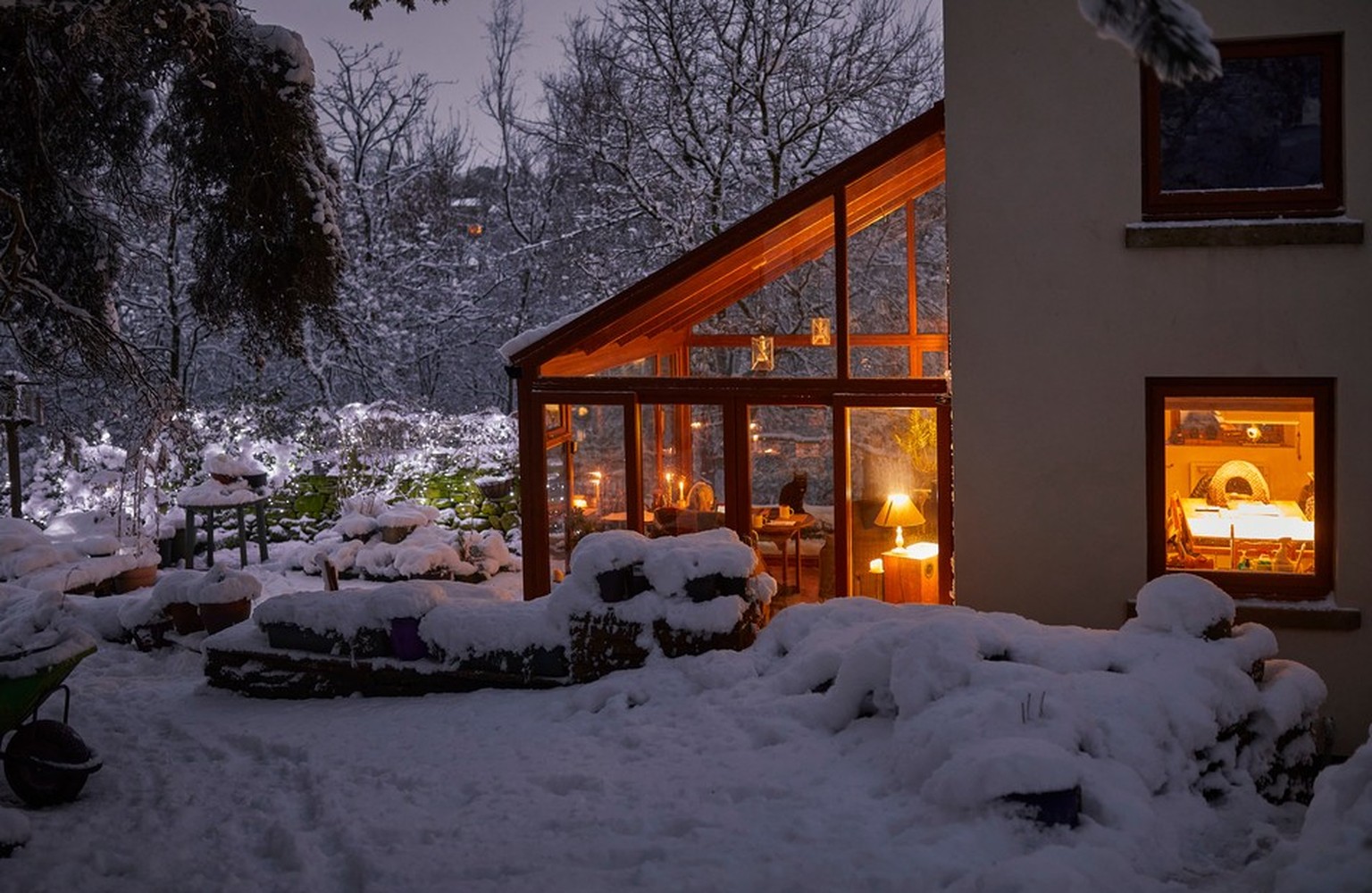 gemütliches Haus im Winter