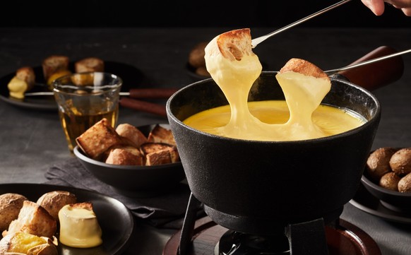 In der rätoromanischen Schweiz darfs zu Weihnachten auch mal ein Klassiker aus der Region sein, wie etwa Capuns oder ein feines Fondue.