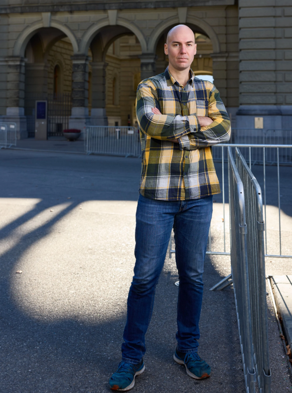 Auf politischer Mission: Jona Neidhart vor dem Bundeshaus.