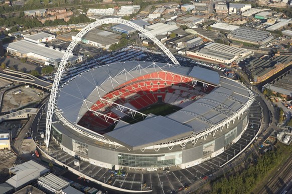IMAGO / Arcaid Images
WEMBLEY STADIUM, London. Aerial view. PUBLICATIONxINxGERxSUIxAUTxONLY Copyright: xDamianxGrady/HistoricxEnglandx 15313-60-1