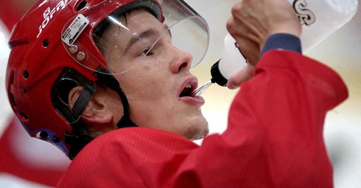 Wie-ein-betrunkener-finnischer-Star-beim-Spengler-Cup-beinahe-sein-Leben-verlor