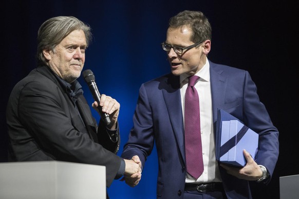 Trump-EinflÃ¼sterer Bannon missachtet Vorladung â Abgeordnete stimmen fÃ¼r Strafverfolgung\nSteve Bannon, Rechtspopulist. What else.

Foto:
Steve Bannon und Roger KÃ¶ppel (Trump-Groupie, Rechtspopul ...