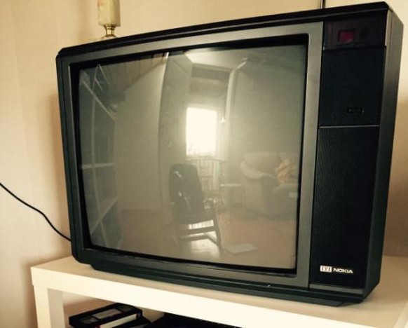 Einer der vielen Nokia-Fernseher, die es früher gab.Nachdem Nokia in den 80ern kurzzeitig der drittgrösste TV-Hersteller war, wurde die Sparte 1996 aufgegeben.
