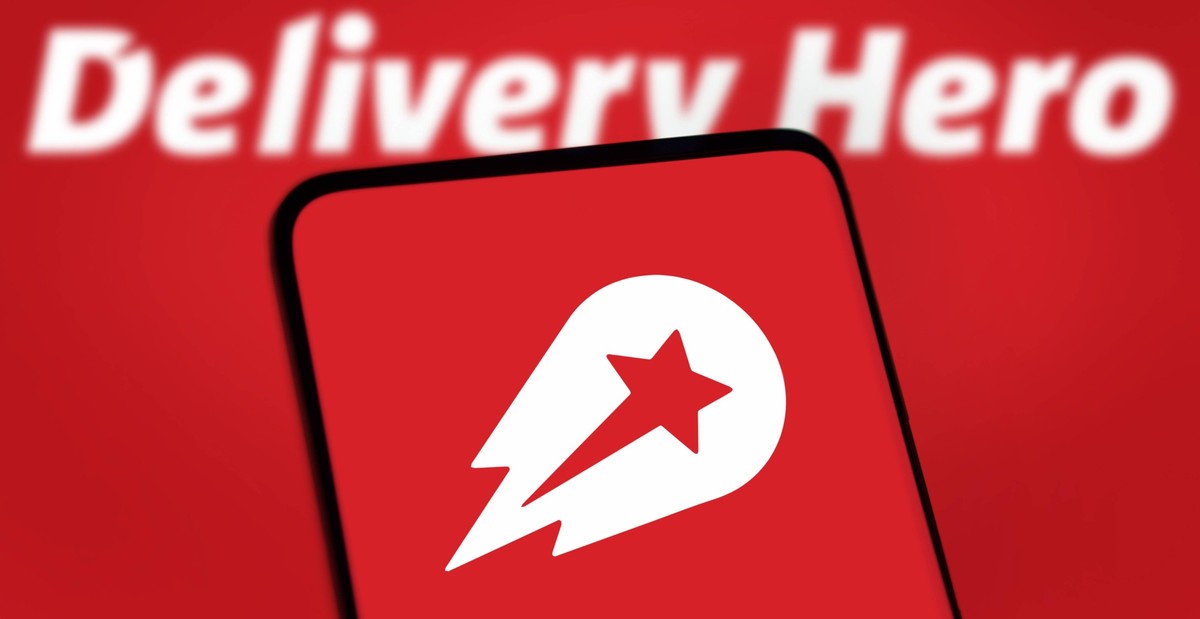 Dhaka, bangladesh- 06 Oct 2024: Delivery Hero logo is displayed on smartphone. Dhaka, bangladesh- 06 Oct 2024: Delivery Hero logo is displayed on smartphone. Copyright: xZoonar.com/MojahidxMottakinx 2 ...