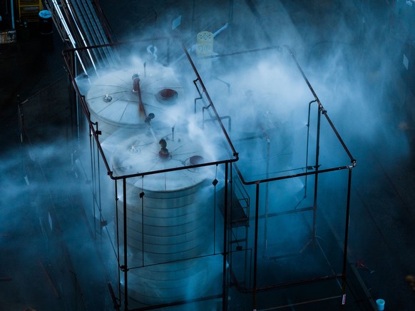 Water is sprayed on a tank that overheated at an aerospace plant in Garden Grove, Calif., Friday, May 22, 2026. (AP Photo/Ethan Swope)
APTOPIX Southern California Chemical Tank