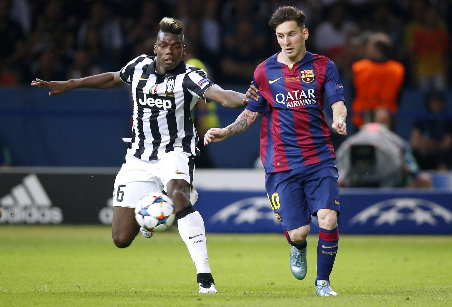 POGBA Paul Team Juventus Turin mit MESSI Lionel UEFA Champions League Finale Juventus Turin FC Barcelona Barca 1 : 3 am 06.Juni 2015 in Berlin PUBLICATIONxINxGERxSUIxAUTxHUNxSWExNORxDENxFINxONLY

Po ...