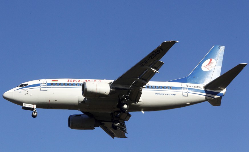 epa09247524 (FILE) A Boeing 737-505 of Belarusian carrier Belavia approaches for landing at Riga International Airport, Latvia, 23 March 2018 (reissued 04 June 2021). The EU Council on 04 June 2021 in ...