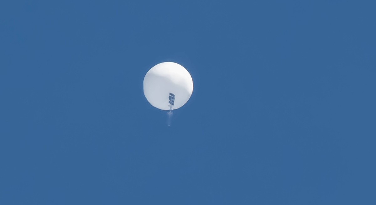 February 4, 2023, Myrtle Beach, South Carolina, USA: Chinese spy balloon shortly before it was shot down over Surfside Beach South Carolina. Myrtle Beach USA - ZUMAg244 20230204_zmp_g244_001 Copyright ...