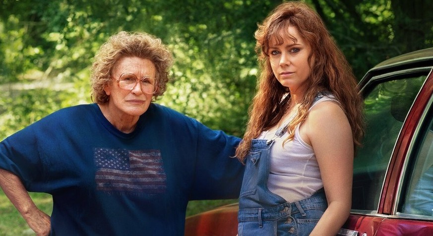 Glenn Close and Amy Adams in Hillbilly Elegy (2020)