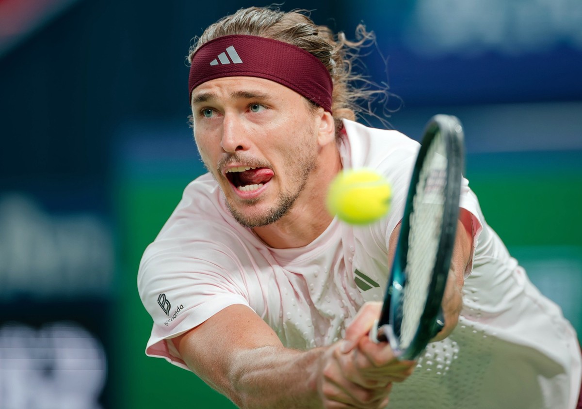 epa13300026 Alexander Zverev of Germany in action during his men's singles match against Alexander Bublik of Kazakhstan at the Shanghai Masters tennis tournament in Shanghai, China, 13 October 20 ...