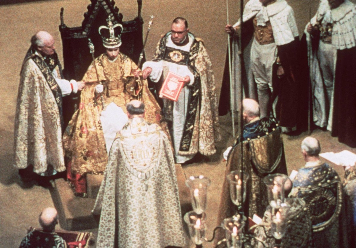 A QUEEN IS CROWNED, Queen Elizabeth II, 1953 Courtesy ACHTUNG AUFNAHMEDATUM GESCHÄTZT PUBLICATIONxINxGERxSUIxAUTxONLY Copyright: xCourtesyxEverettxCollectionx MCDQUIS EC001