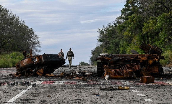 Zerstörte russische Panzerfahrzeuge in der Region Charkiw im Osten der Ukraine.