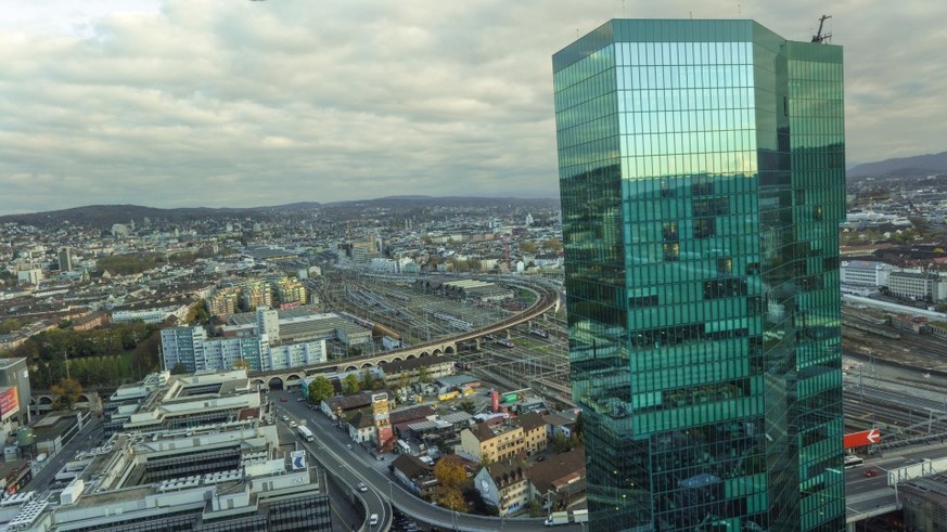 Zürich über dem Kreis 5 mit Primetower im Vordergrund