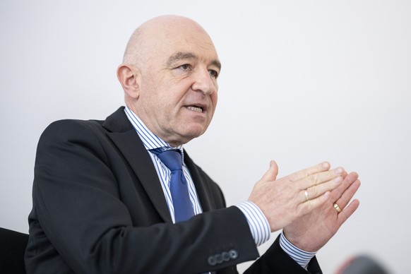 Daniel Jositsch, Staenderat SP ZH spricht an einer Medienkonferenz ueber seine politische Zukunft am Donnerstag, 4. Juni 2026 in Zuerich. Er verkuendet seinen Austritt aus der Partei und seine erneute ...