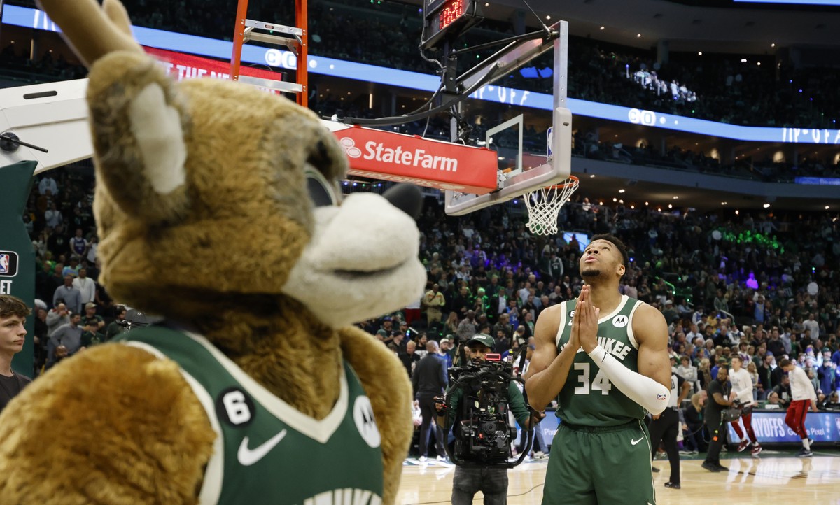 Milwaukee Bucks forward Giannis Antetokounmpo (34) gestures on the floor at the start of the first half of Game 5 in a first-round NBA basketball playoff series Wednesday, April 26, 2023, in Milwaukee ...