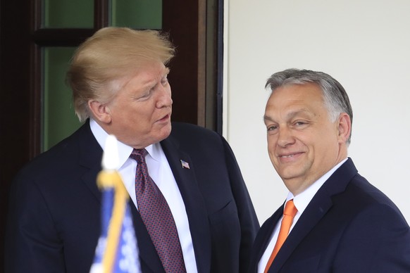 bestand?  De toenmalige Amerikaanse president Donald Trump verwelkomt de Hongaarse premier Viktor Orban in het Witte Huis in Washington, maandag 13 mei 2019. Met de toenemende kansen op een rematch tussen Joe Biden en Trump in de Verenigde Staten...