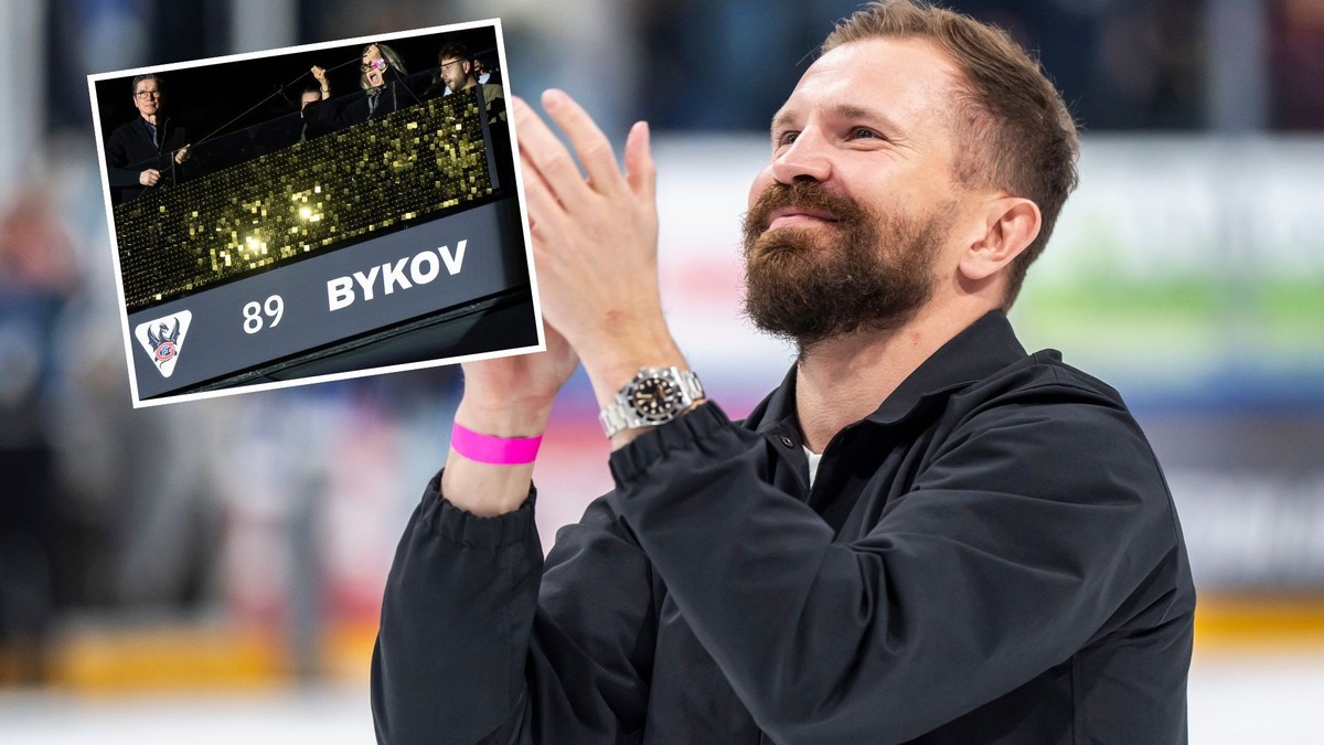Fribourg-Gottéron a retiré le numéro 89 qu'Andrei Bykov portait, en hommage à sa carrière.