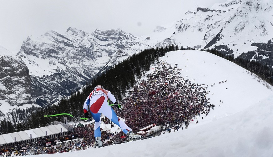 Switzerland&#039;s Patrick Kueng in action during the FIS Alpine Ski World Cup downhill race at the Lauberhorn in Wengen, Switzerland, Saturday, January 18, 2014. (KEYSTONE/Jean-Christophe Bott)