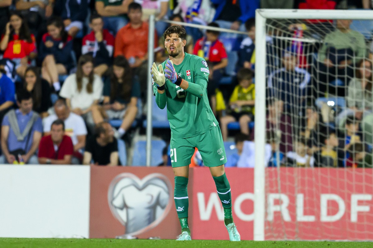 epa10695815 Switzerland's goalkeeper Gregor Kobel reacts during the UEFA Euro 2024 qualifying soccer match between Andorra and Switzerland in Andorra la Vella, Andorra, 16 June 2023. EPA/JEAN-CHR ...
