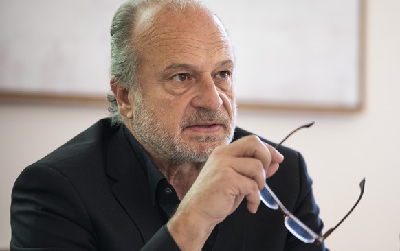 Stadtrat Filippo Leutenegger, Vorsteher Tiefbau- und Entsorgungsdepartement, spricht an einer Medienkonferenz ueber die Abstimmungsvorlage und den Architekturwettbewerb des Koch-Areal, am Donnerstag,  ...