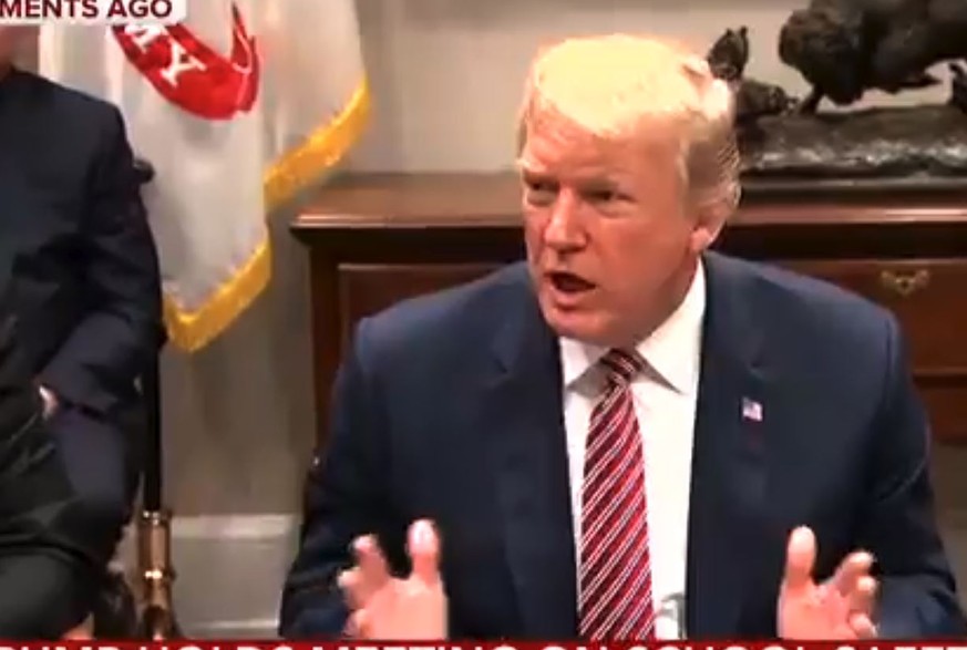 «Fire back if a savage sicko comes to a school» – Donald Trump will Lehrer bewaffnen
