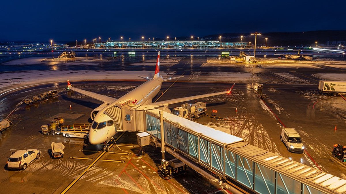 Rauszeit Nachterlebnisse Flughafen Zürich Airport by night