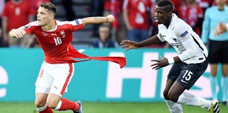 «Zum Glück stellt Puma keine Kondome her» – gleich sieben Nati-Trikots reissen gegen Fankreich