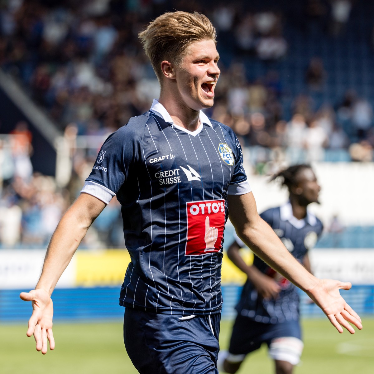 FC Luzerns Lars Villiger bejubelt sein Tor zum 2:1 im Fussball Meisterschaftsspiel der Super League zwischen dem FC Luzern und dem FC Stade Lausanne Ouchy am Sonntag, 30. Juli 2023 in der Swissporaren ...