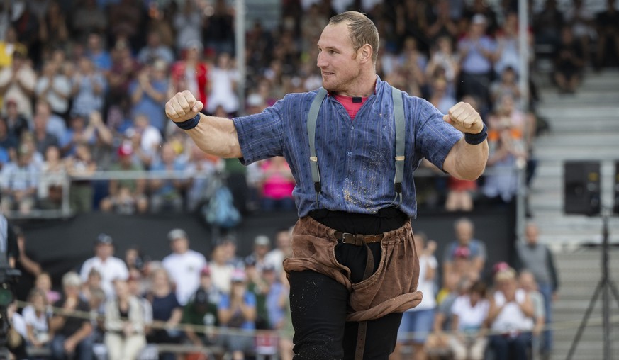 Joel Wicki celebrates after winning the 2nd Ticino Cantonal Swiss Wrestling Festival in Biasca on Saturday, September 20, 2025.. (KEYSTONE / TI-PRESS / SAMUEL GOLAY)