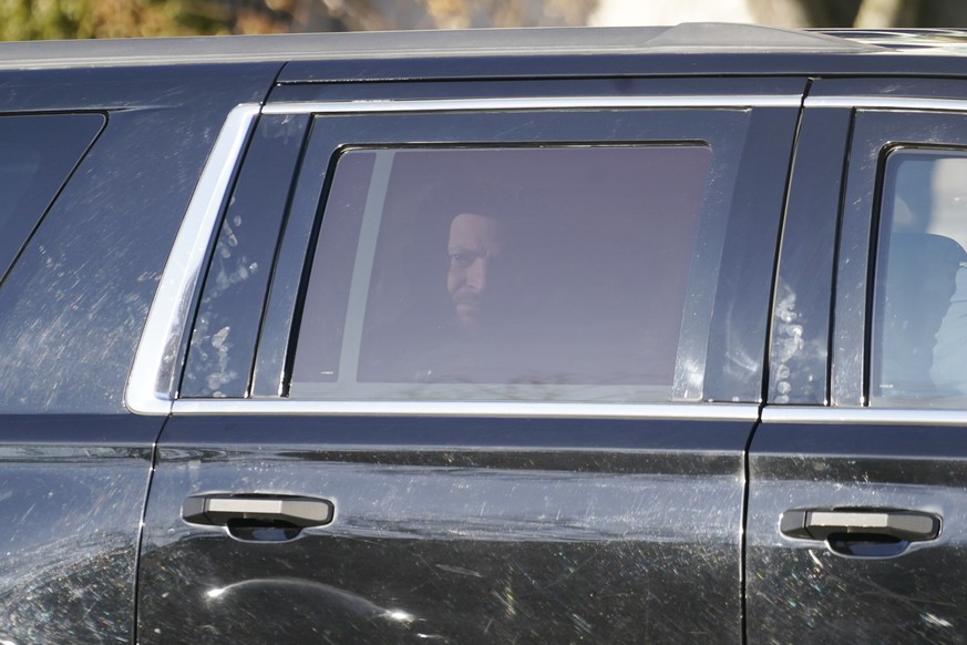 Ukrainian President Volodymyr Zelensky watches as he is driven to the White House in Washington on Wednesday, December 12.  21, 2022. (AP Photo/Carolyn Kaster) Volodymyr Zelenskyy