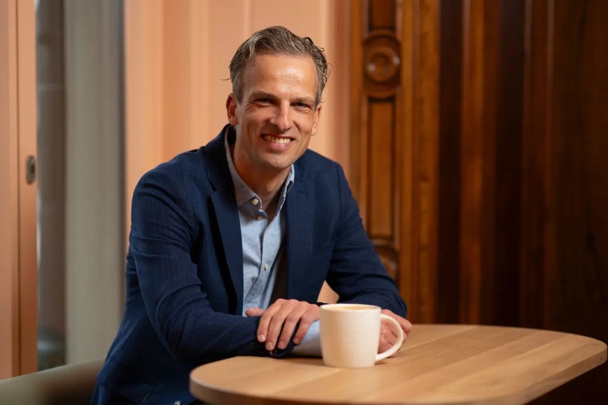 Stefan Hungenberg, General Manager von Starbucks Schweiz und Österreich, in der Filiale am Bahnhofplatz in Zürich.