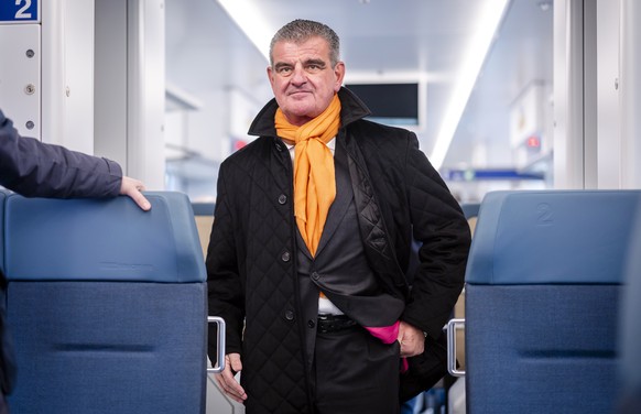 Peter Spuhler, Verwaltungsratspraesident der Stadler Rail in einem neuen Flirt Evo Zug waehrend einer gemeinsamen Praesentation der SBB, Thurbo und RegionAlps von neuen Flirt Evo Zuegen der Stadler Ra ...