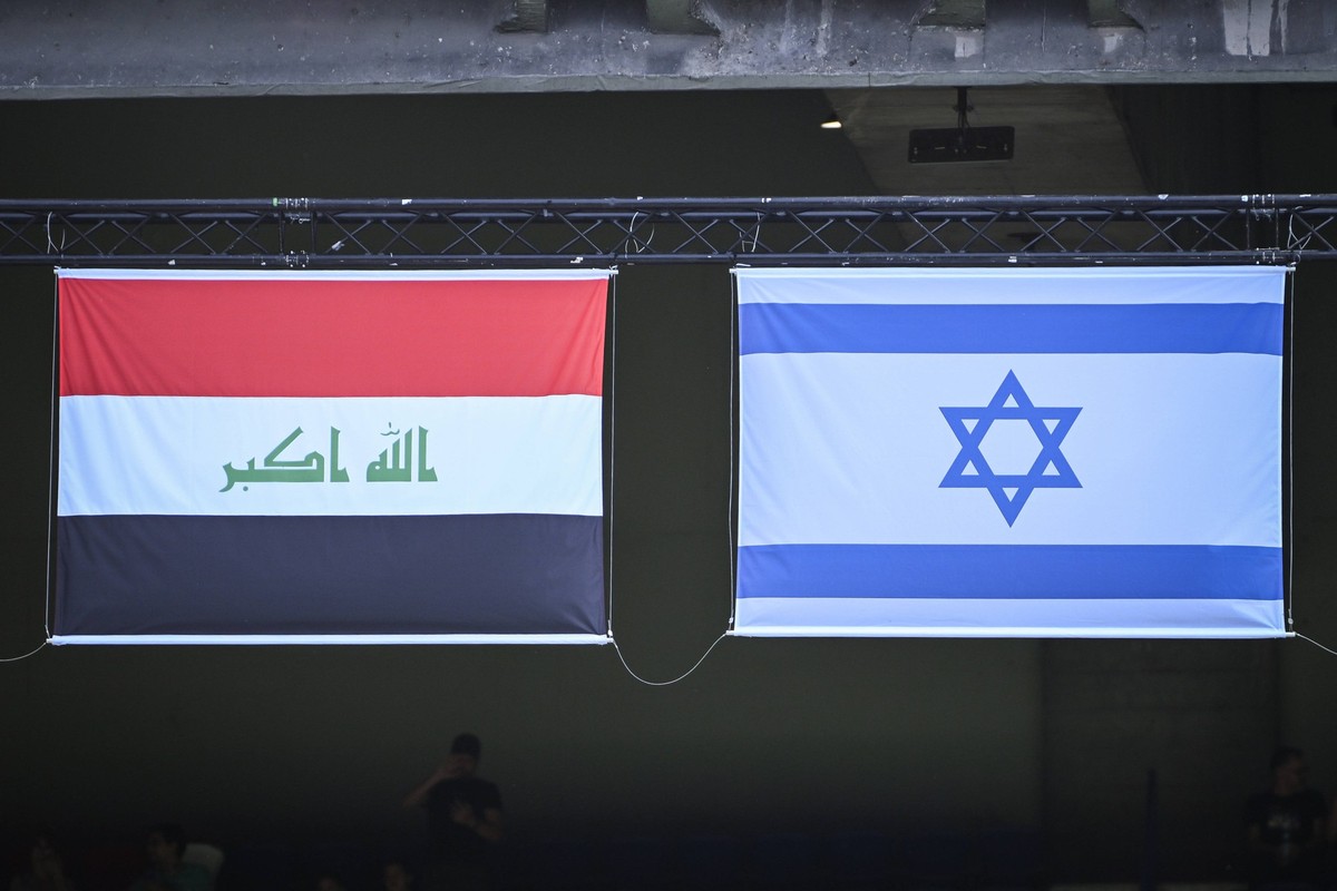 Illustration of the flag of Iraq next to the flag of Israel during the football match between Uzbekistan and Spain, Olympic Games, Olympische Spiele, Olympia, OS Paris 2024 on 24 July 2024 at Parc des ...