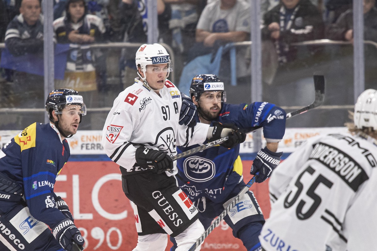Lugano's player Calvin Thuerkauf, during the preliminary round game of National League A (NLA) Swiss Championship 2022/23 between, HC Ambri Piotta against HC Lugano at the Gottardo Arena in Ambri ...