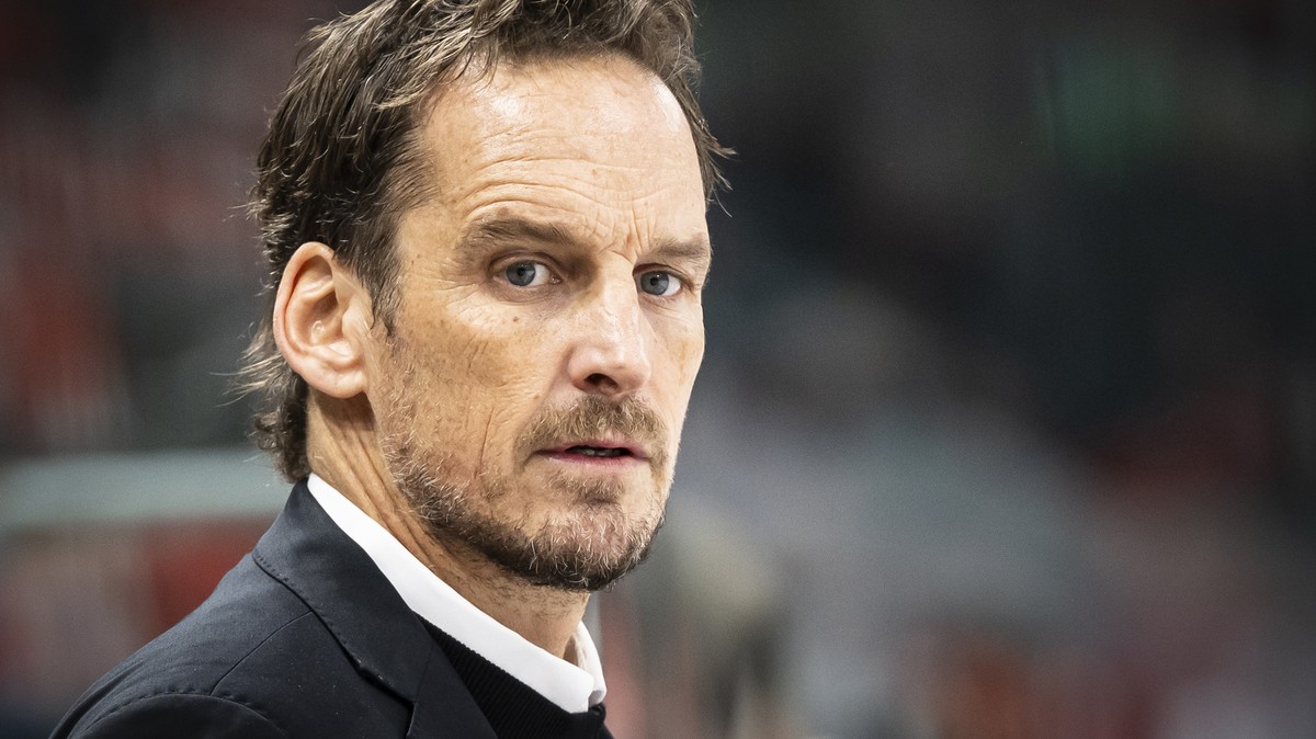 Switzerland's head coach Patrick Fischer during the Euro Hockey Tour game between Switzerland and Finland, at the Swiss Life Arena in Zurich, Switzerland, Sunday, December 14, 2025. (KEYSTONE/And ...