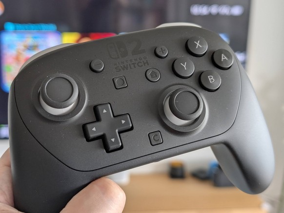 Fast unverzichtbar: Switch-2-Pro-Controller.