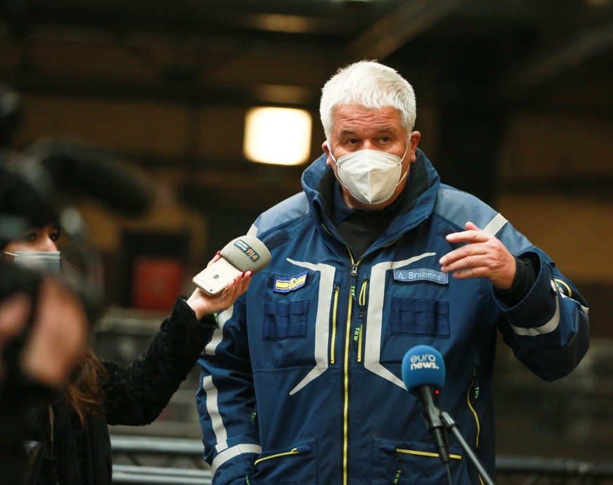 epa08859129 Albrecht Broemme of the THW (Federal Agency for Technical Relief) during a visit to facilities of a new COVID-19 vaccination center in Berlin Treptow, Germany, 03 December 2020. Some 80 mo ...